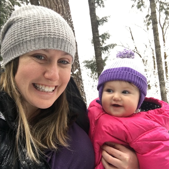 Profile Picture of Amber Merta (@eganamber) on Poshmark