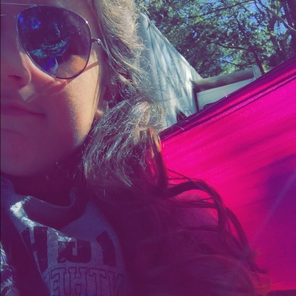 Profile Picture of Kamryn Frontz (@kamryn3112) on Poshmark