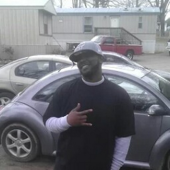 Profile Picture of Antonio Thomas (@jaylan1980) on Poshmark