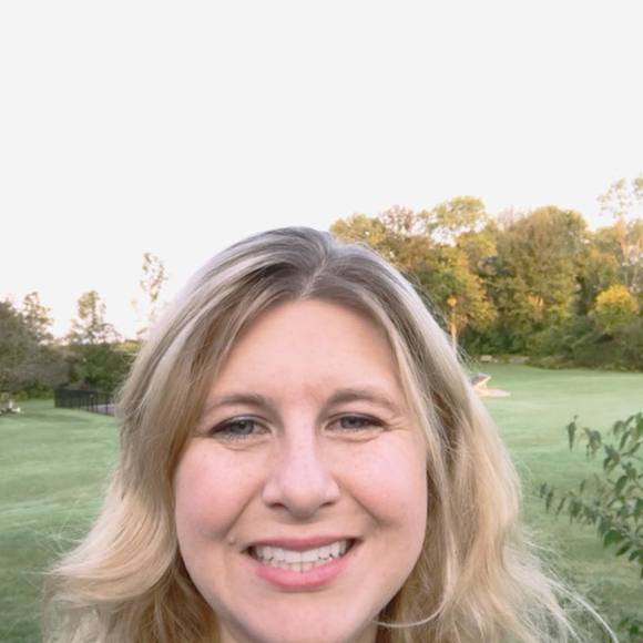 Profile Picture of Sarah Hopper (@slaco29) on Poshmark