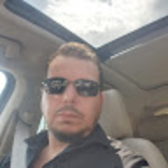 Profile Picture of Carlos Guerreiro (@carlosguerreiro) on Poshmark