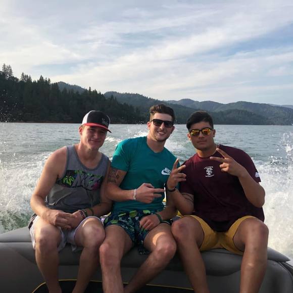 Travis Peachee - Poshmark Profile Picture of Travis Peachee (@travispeachee) on Poshmark