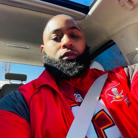 Profile Picture of Darius Magee (@dariusmagee661) on Poshmark