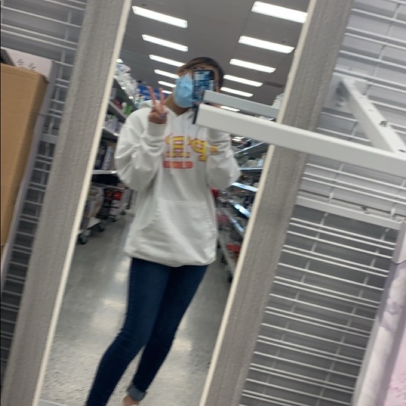 Profile Picture of Alexa Quintero (@alexaq173) on Poshmark