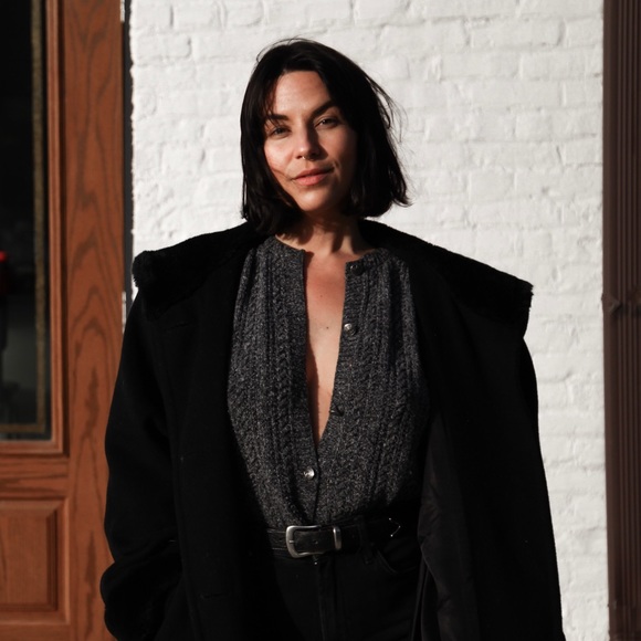 Elise Renn - Poshmark Profile Picture of Elise Renn (@eliserenn) on Poshmark