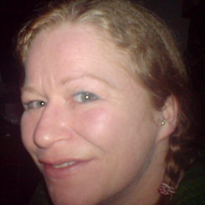 Profile Picture of Eleanor Ware (@EL72) on Twitter