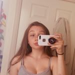 Profile Picture of Holly (@holly_mulhall) on Instagram