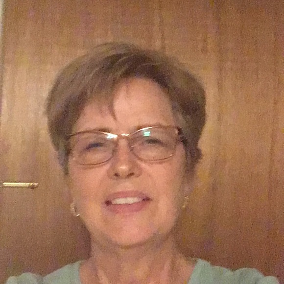 Profile Picture of Jo Jensen (@jejteacher) on Poshmark