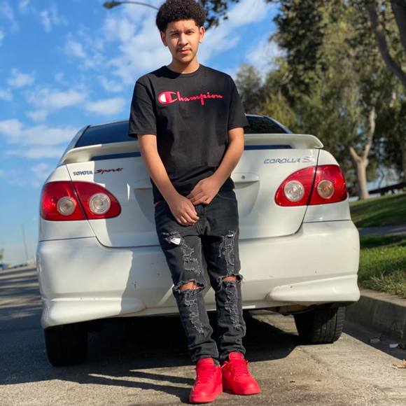 Profile Picture of Alex Coreas (@chino2004503) on Poshmark