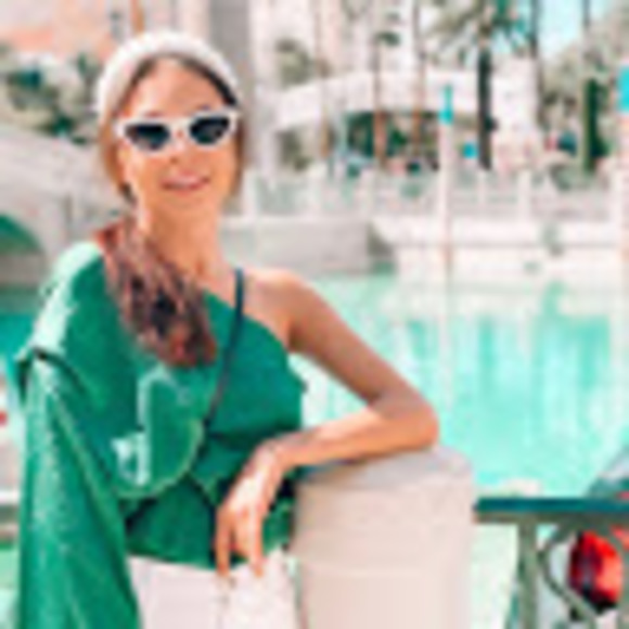 Profile Picture of Anastasiya Mayzel (@mayzel25) on Poshmark