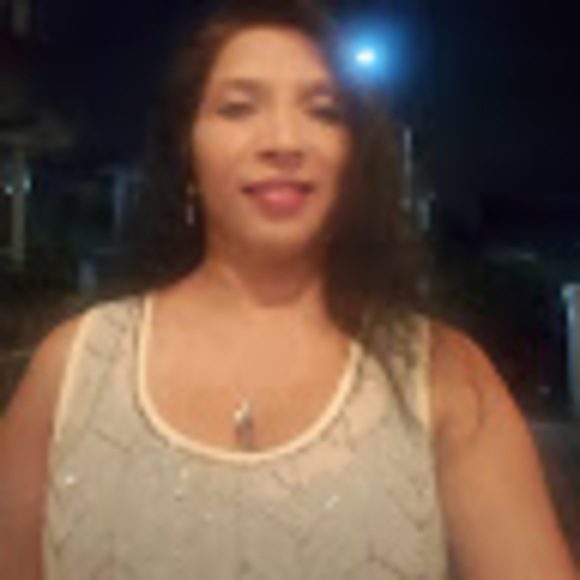 Profile Picture of Sumi sumi Bachoo (@sumisumib) on Poshmark