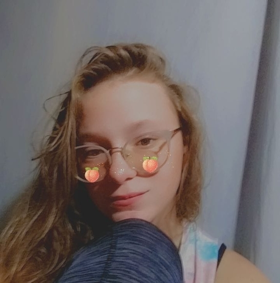 Genesis Tuinstra - Poshmark Profile Picture of Genesis Tuinstra (@genesistuinstra) on Poshmark