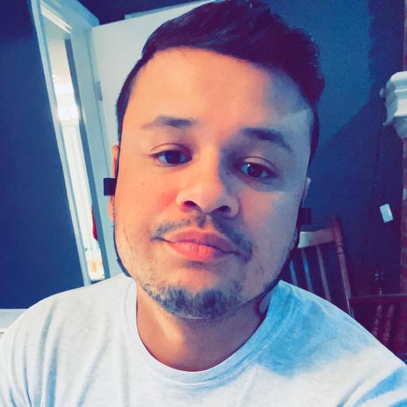 Profile Picture of Victor Luerding (@vluerding) on Poshmark