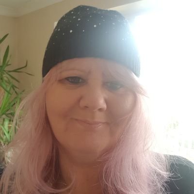 Profile Picture of Michele Whittaker (@shell2166) on Twitter