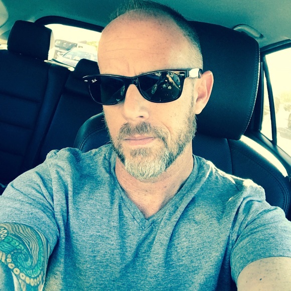 Chris Babb - Poshmark Profile Picture of Chris Babb (@istoph) on Poshmark