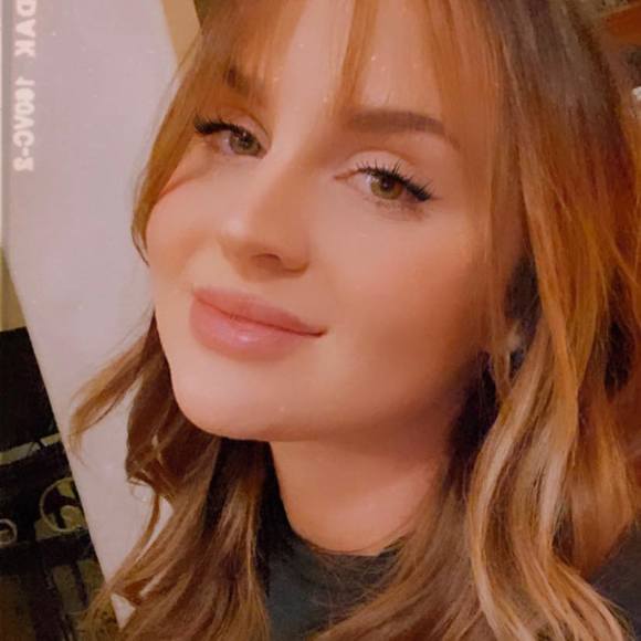 Profile Picture of Samma Mierkiewicz (@saaaammmma) on Poshmark