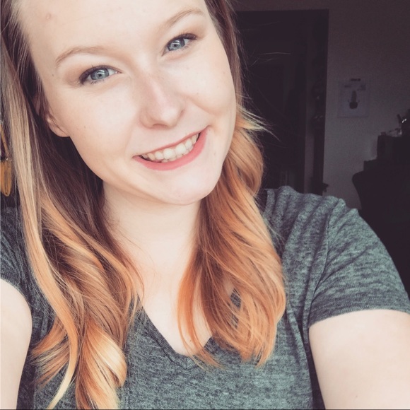 Profile Picture of Carleigh Hessian (@chessian) on Poshmark