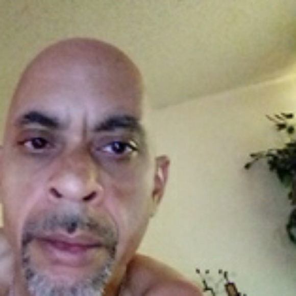 Profile Picture of Danny Ferrer (@dannyferrer) on Poshmark