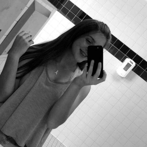 Profile Picture of Morgan Peryer (@morganj_p44) on Poshmark