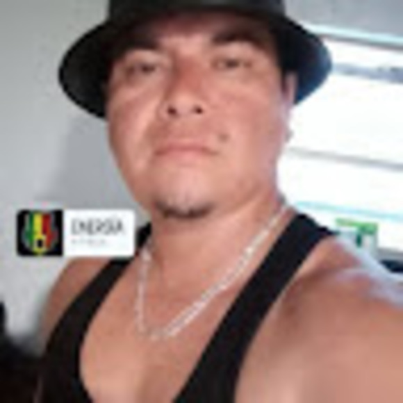 Profile Picture of Fernando Romero (@fernandorom1605) on Poshmark