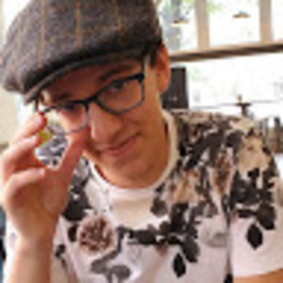 Profile Picture of Jonathan Picazo (@macjabeth) on Poshmark