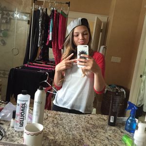 Profile Picture of ✖ L A U R E N ✖ (@laurendevore2) on Myspace