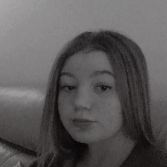 Profile Picture of Kasey Goethals (@kaseygoethals) on Poshmark