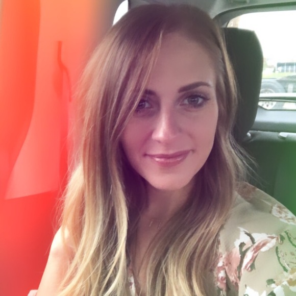 Profile Picture of Kelli Turansky (@kel8787) on Poshmark