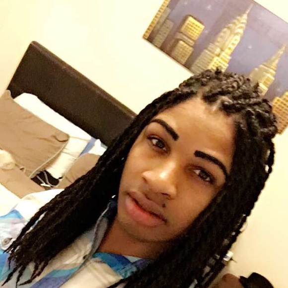 Profile Picture of Sean Grey (@sea676) on Poshmark