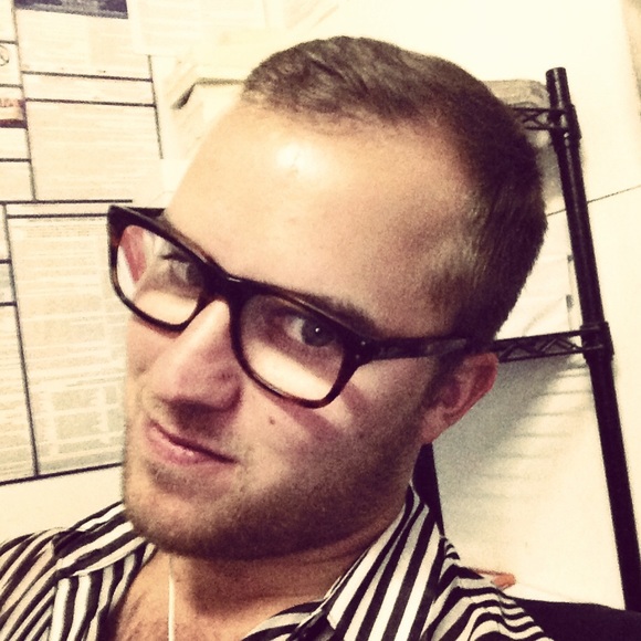 Profile Picture of Jeffrey Simon (@jeffs90) on Poshmark