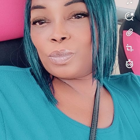 Profile Picture of Paula Barbee (@sandtara11) on Poshmark