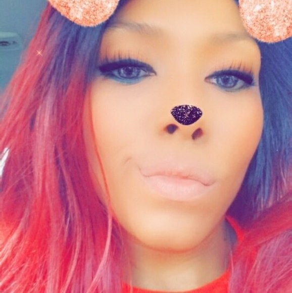 Profile Picture of Gwendolyn Greenwade (@g_greenwade) on Poshmark