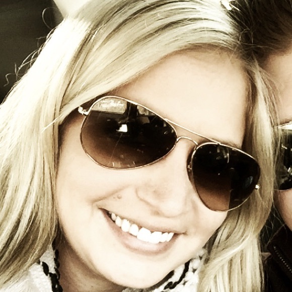 Profile Picture of Danielle Tassoni (@dtassoni) on Poshmark