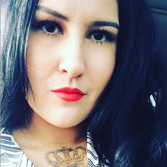 Profile Picture of Kelley Baggerly (@kelleycuts) on Poshmark