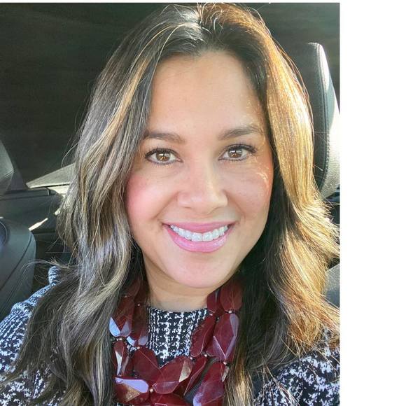 Profile Picture of Diana Vandivort (@dvandivort) on Poshmark