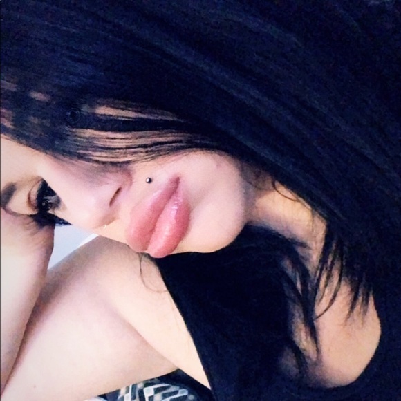 Profile Picture of Maria Drogosis (@disbiitchdto) on Poshmark