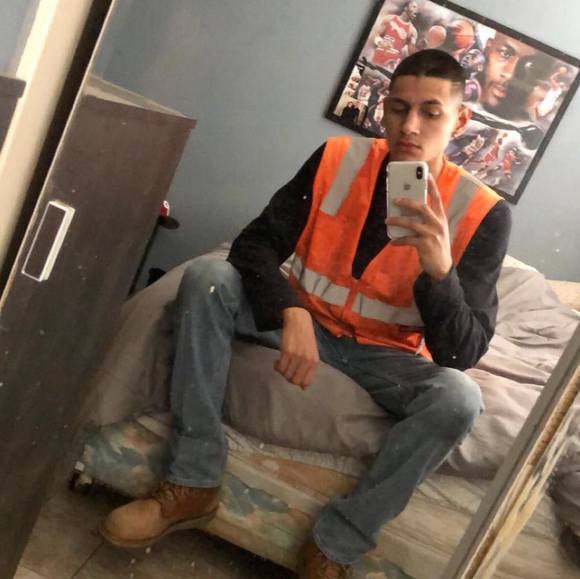 Profile Picture of Robert Tamayo (@tr2324) on Poshmark