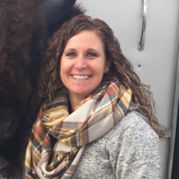 Profile Picture of Kinsey Maertens (@kinseyoakland) on Poshmark