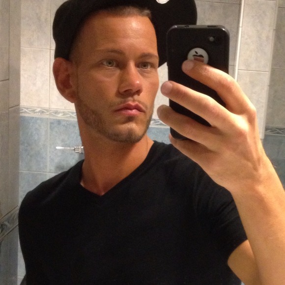 Profile Picture of Chad Feist (@chadfeist) on Poshmark