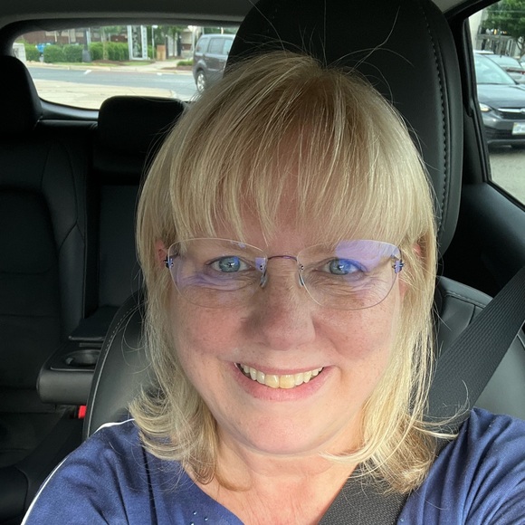 Profile Picture of Tracy Plummer (@tplumm66) on Poshmark