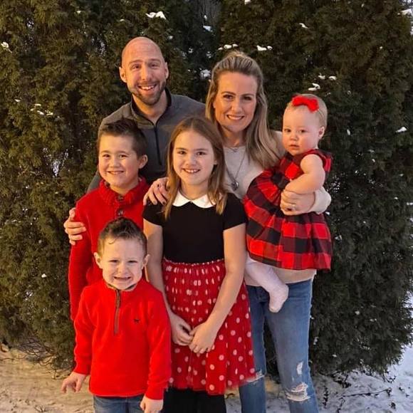 Profile Picture of Sean Newlin (@sdn000) on Poshmark