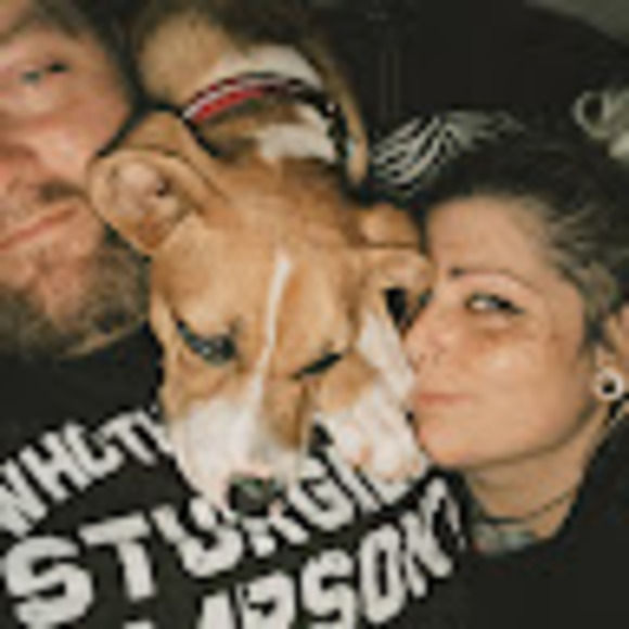 Profile Picture of Christy Meyers (@christyxlynn) on Poshmark