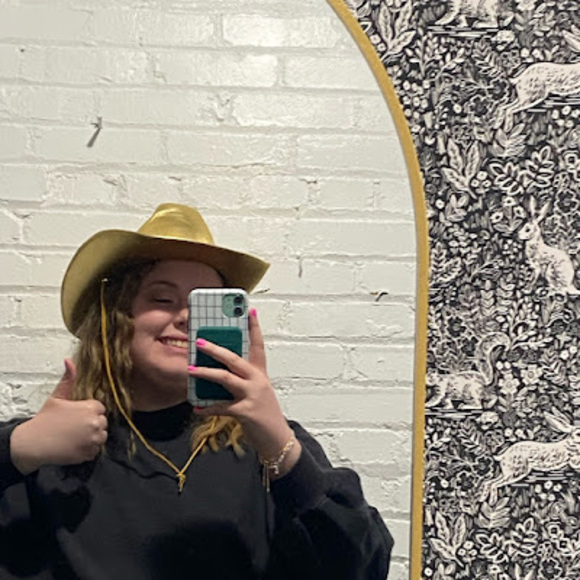 Profile Picture of Jaedyn Gates (@jaymariegs20) on Poshmark