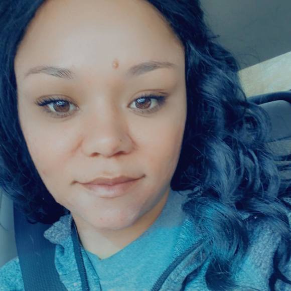 Profile Picture of Justine Germany (@justinegermany) on Poshmark