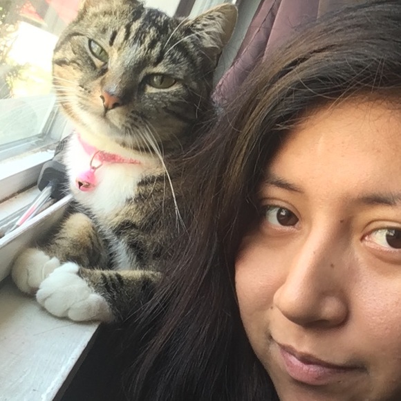 Profile Picture of Itzel Garcia (@garcia_itzel1) on Poshmark