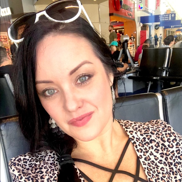 Profile Picture of Christine Rahimi (@christinerahimi) on Poshmark