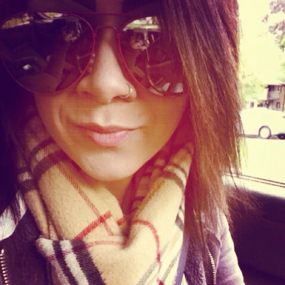 Profile Picture of Brienna Duplayee (@ennalynn) on Poshmark