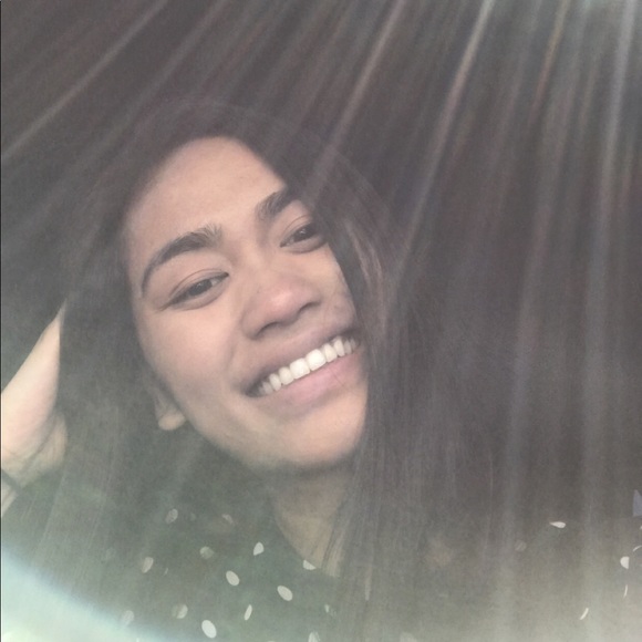 Profile Picture of Leticia Sitorus (@lsito) on Poshmark