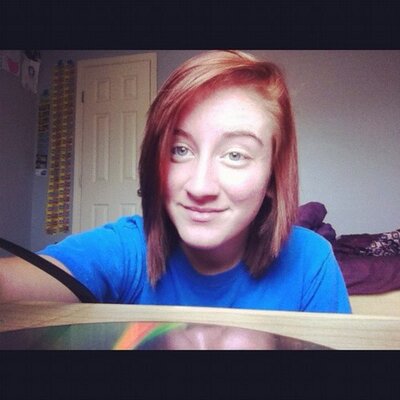 Profile Picture of Paige Mcfarland (@BeautDisast) on Twitter