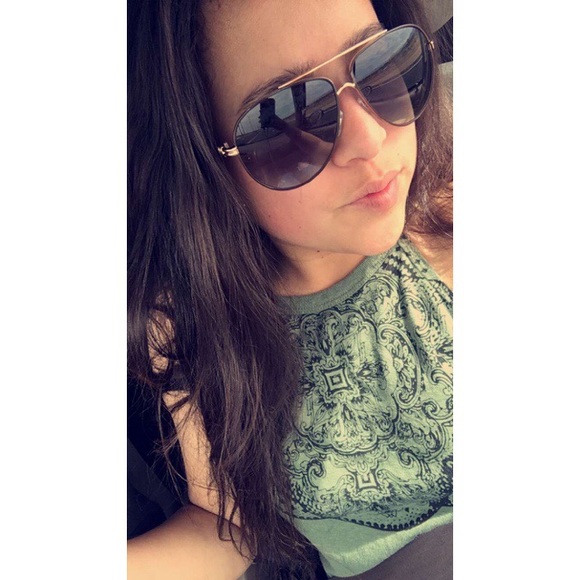 Profile Picture of Lissette Conrado (@lconrado) on Poshmark